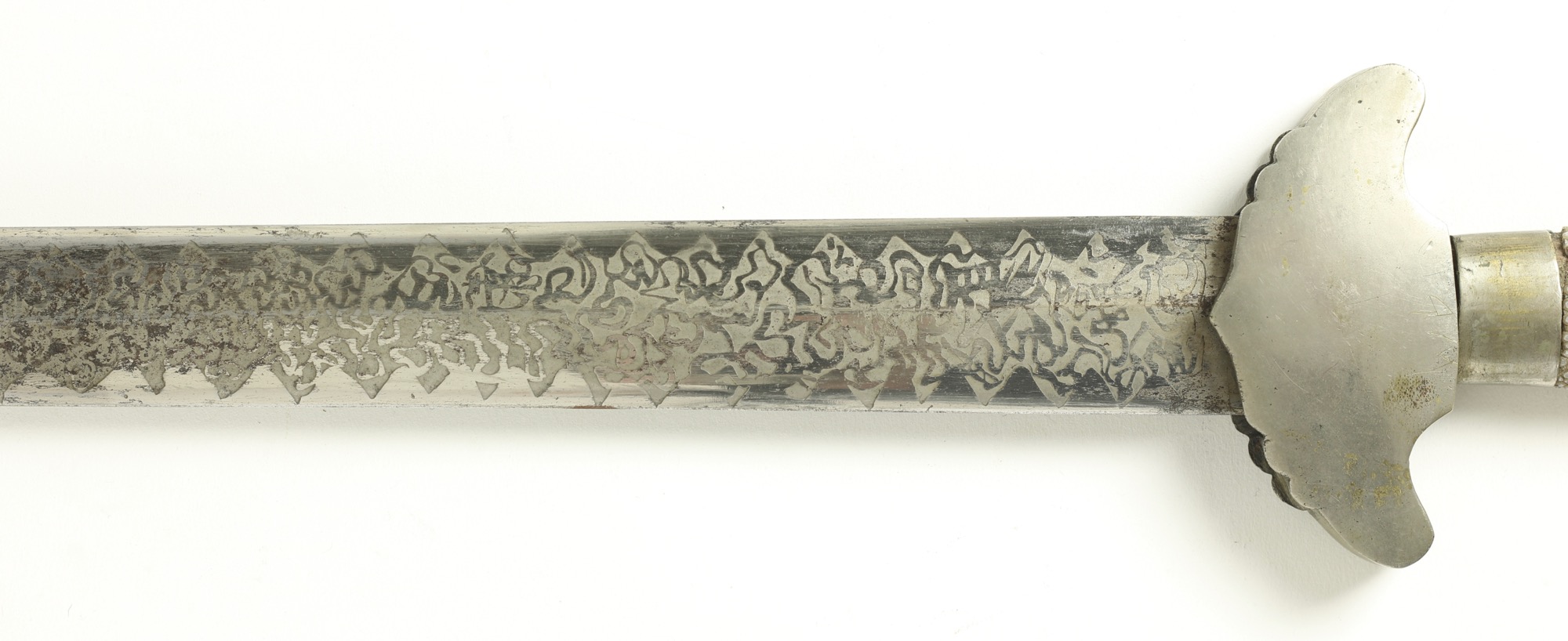 An antique Chinese jian from the Republican period.