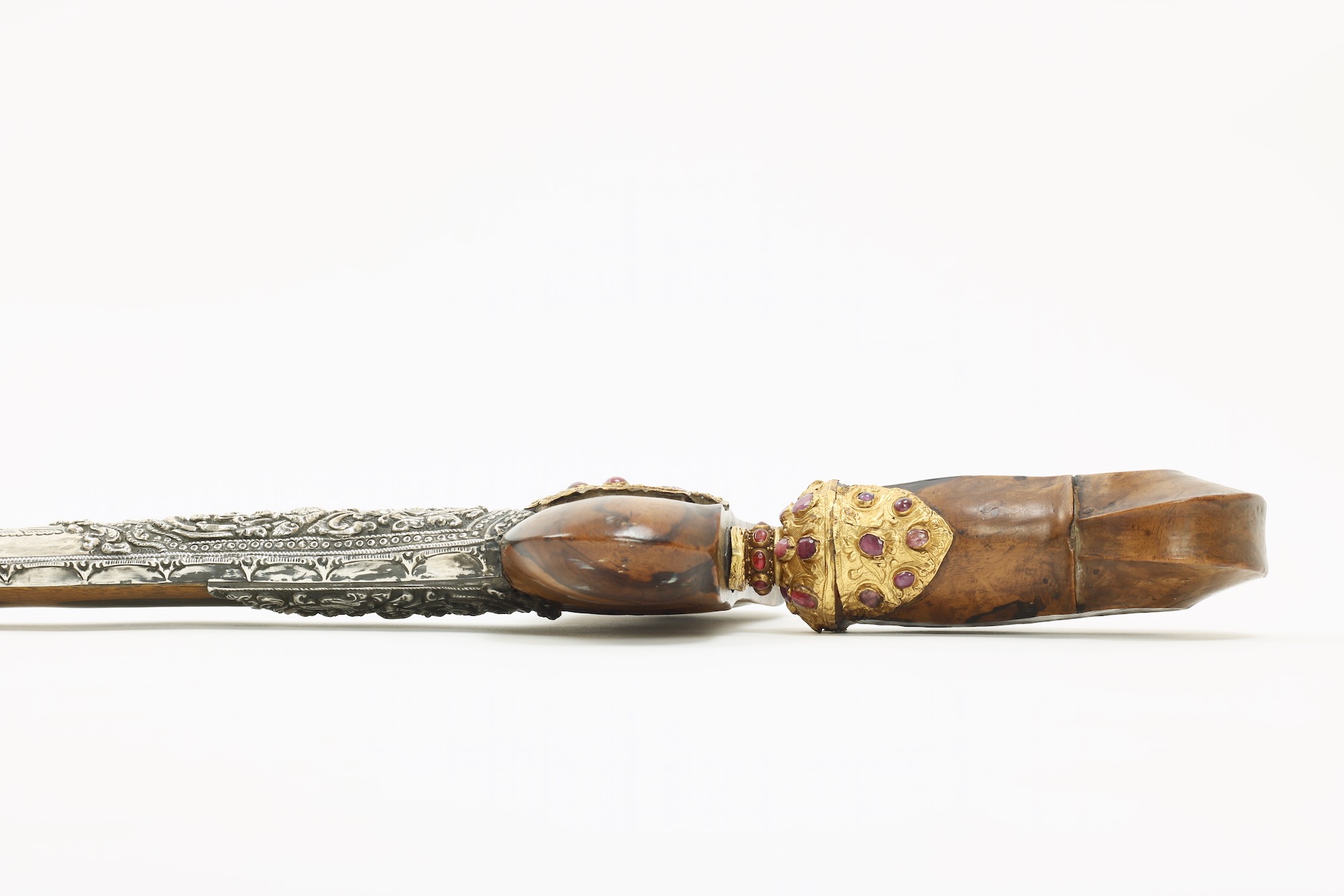A Balinese keris with golden and gemstone decoration